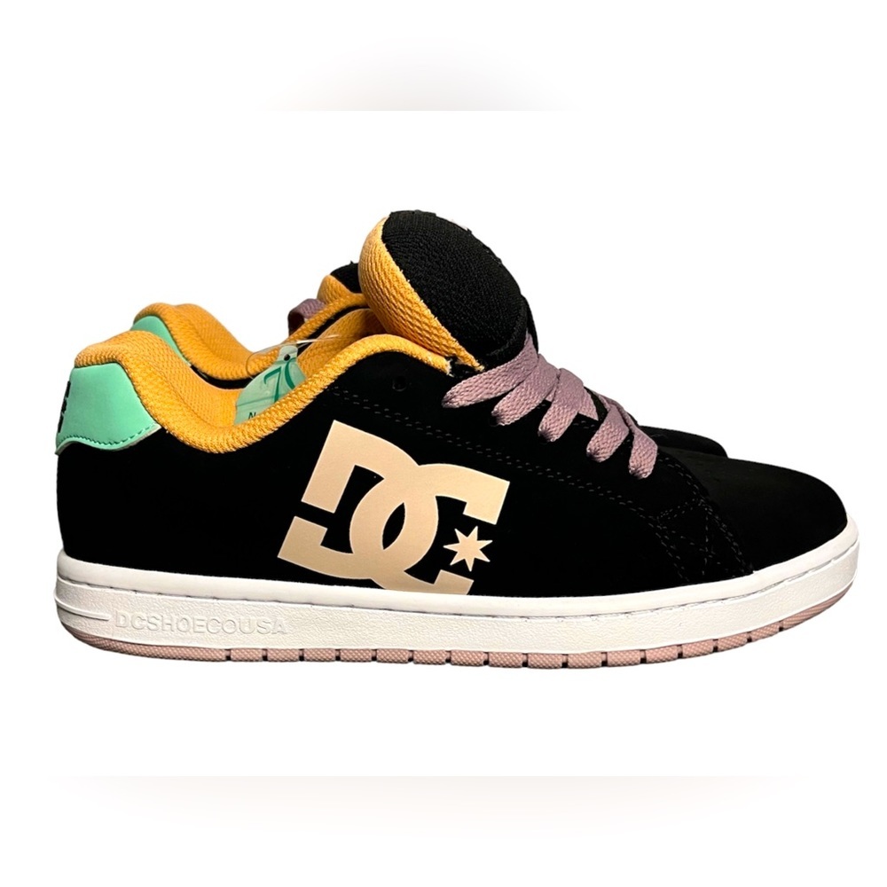 Gently used DC Gaveler Shoes. Peach, Mint Green, Black Womens Size 8​